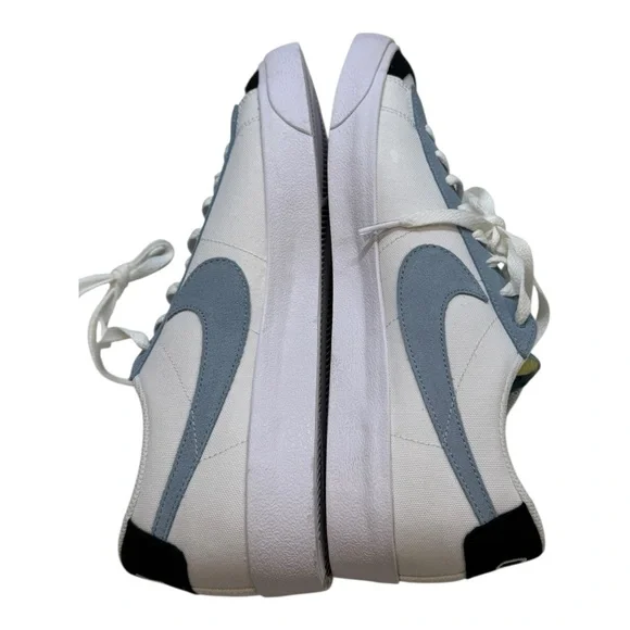 Nike Blue and Black Sneakers Classic Design NWOT CB18
